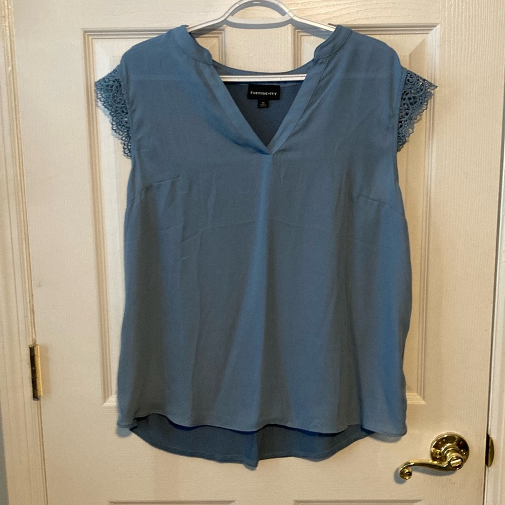 Fortune + Ivy women’s top in XL light blue color with lace on arms